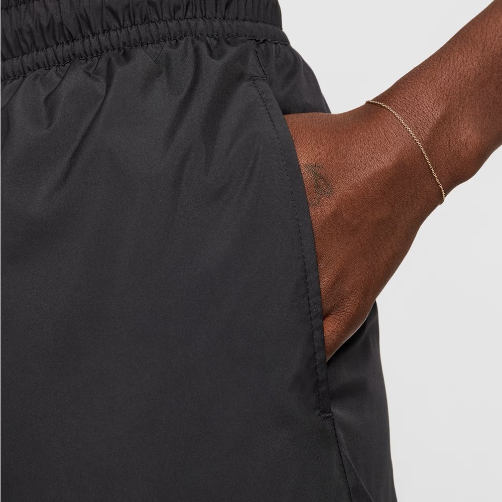 NWT Nike Sportswear Classic Wovens
Women's Mid-Rise Shorts Black XL - Picture 4 of 9